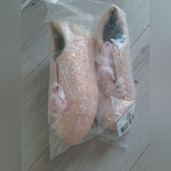 Fancy sneakers - Picture 2 of 5